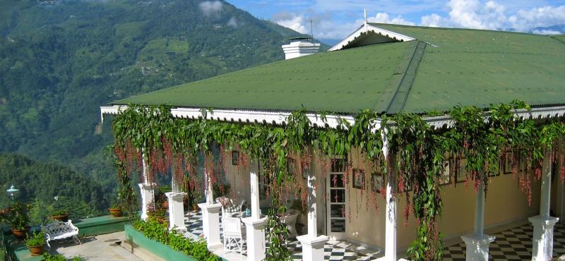 Top 10 Luxury Hotels in India on Hills